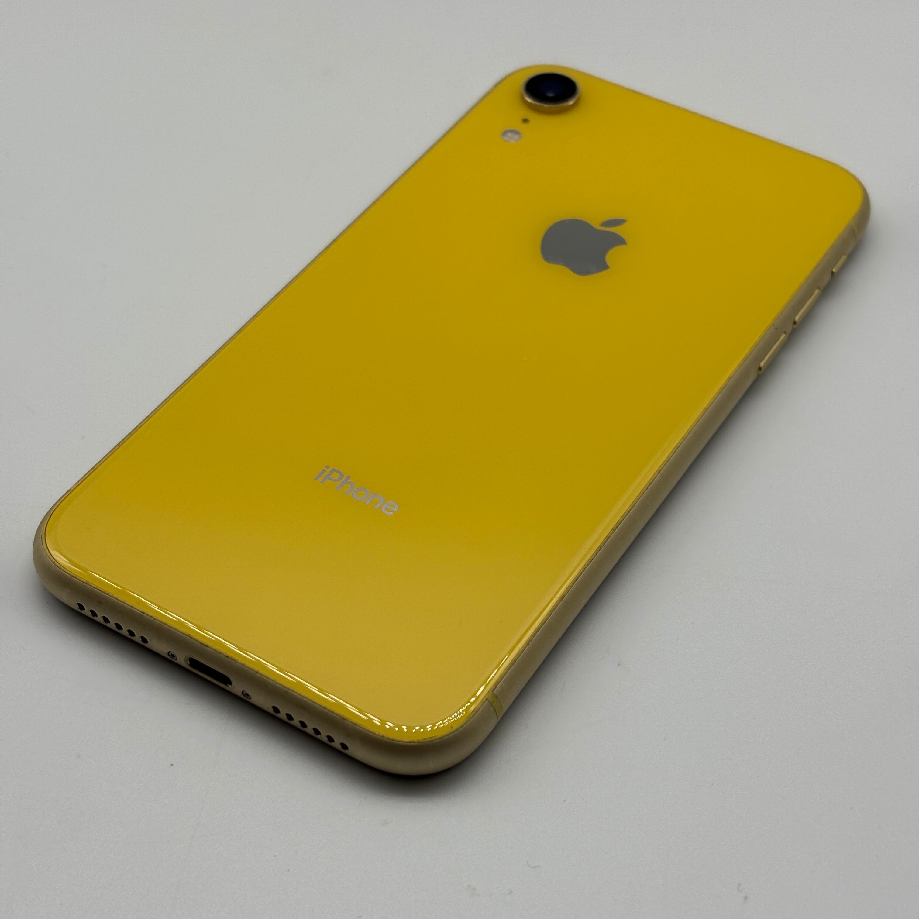 iPhoneXR 64GB ゴールド アイフォン本体 SIMフリー SIMロック解除済み