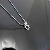 TINY RHYTHMIC HORSESHOE PENDANT / タイニーリズミックホースシューペンダント
