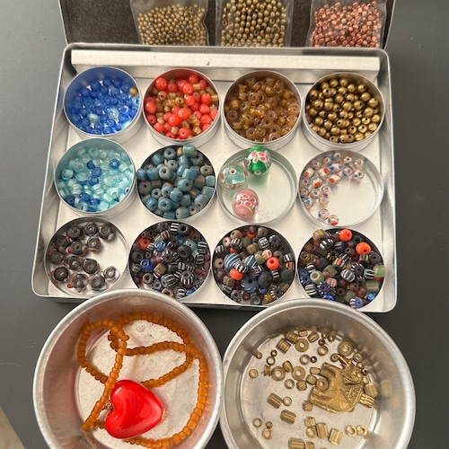 【素材フリマ（B-3)】気まぐれビーズ＆ペンダントセット①