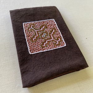 Book26 ブックカバー　12x17.5 シピボ族の泥染め