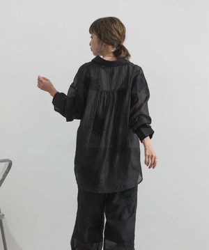 2605001 フラワー刺繍シアーシャツ black
