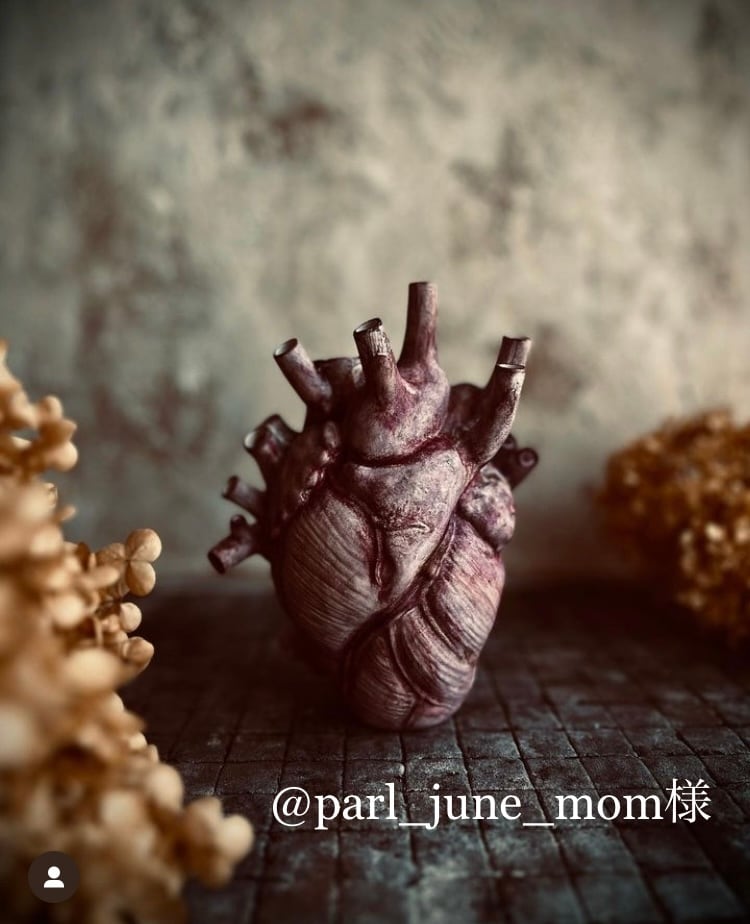 心臓を捧げよ 〜奇妙なフラワーベース〜 M21103 | 奇妙な洋装雑貨店