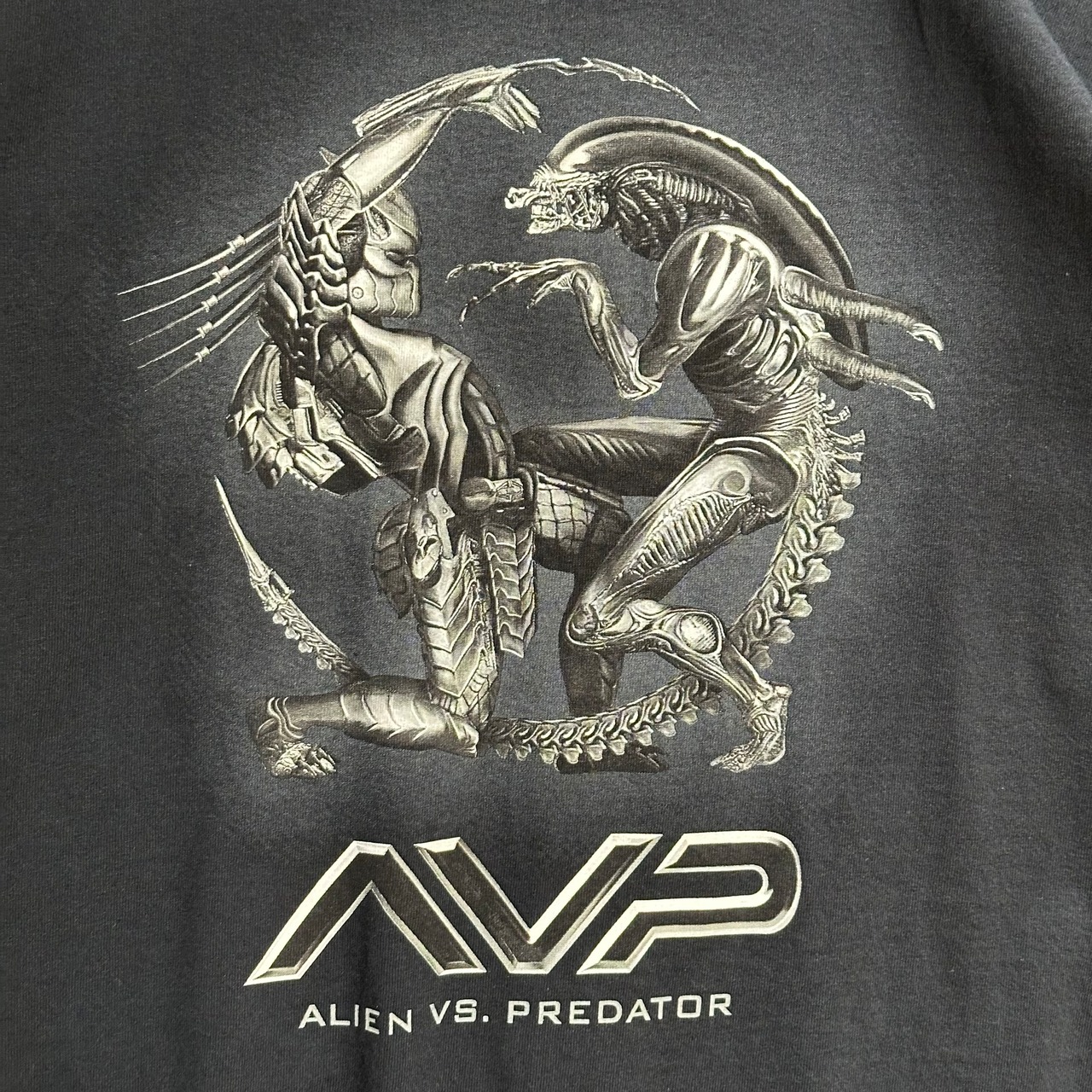 00s ALIEN VS. PREDATOR