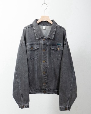 yarn-dyed black denim trucker jacket