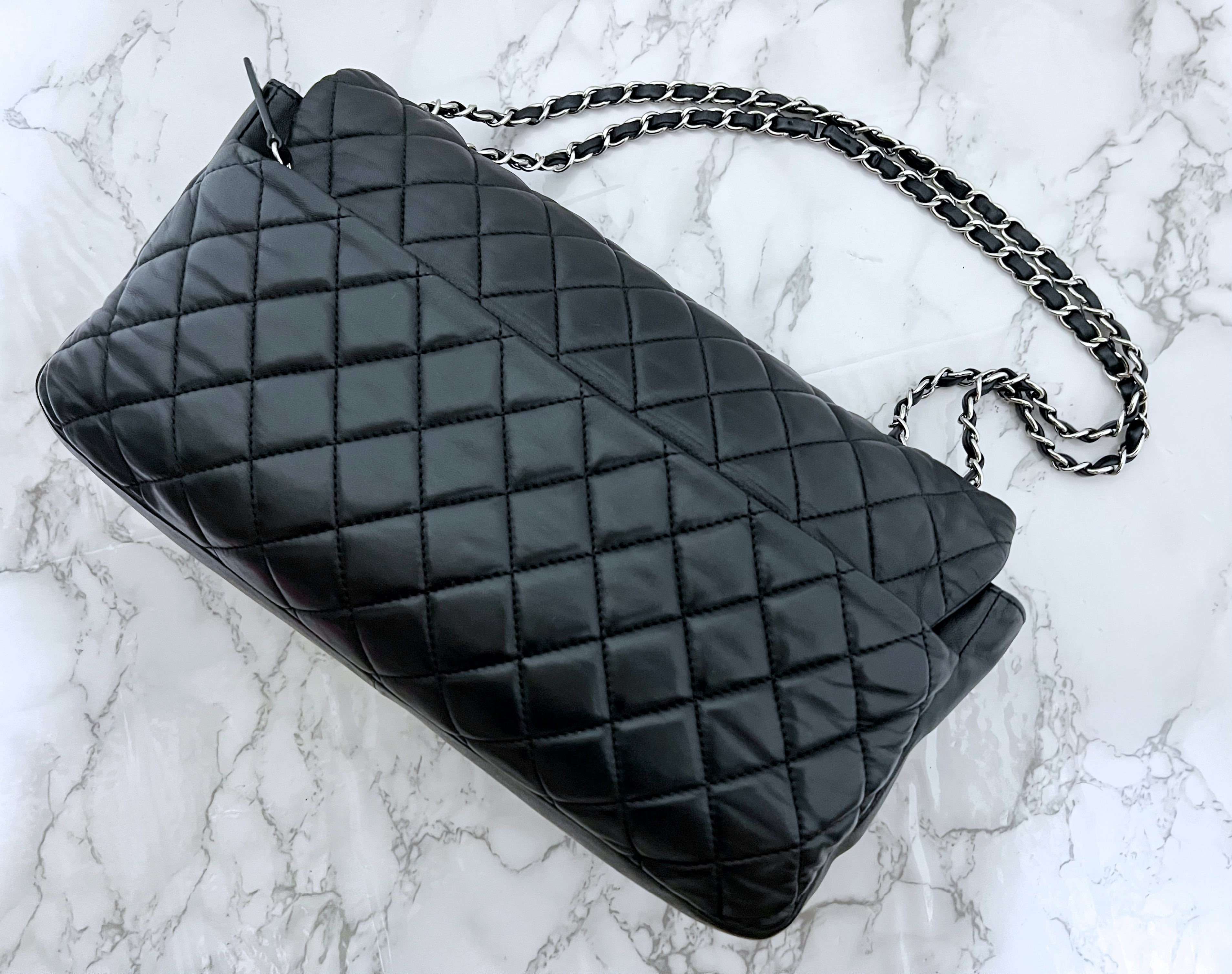 超希少&amp;美品！シャネル レインカバー付 デカマトラッセ チェーンショルダーバッグ CHANEL - 超希少&美品！シャネル レインカバー付 デカマトラッセ