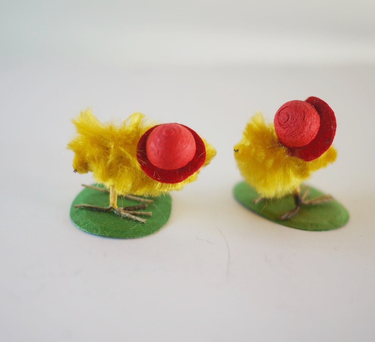 ひよこ帽子のぬいぐるみ人形 Amazon.co.jp: [Dickly] ぬいぐるみのひよこ帽子、コスチューム帽子頭