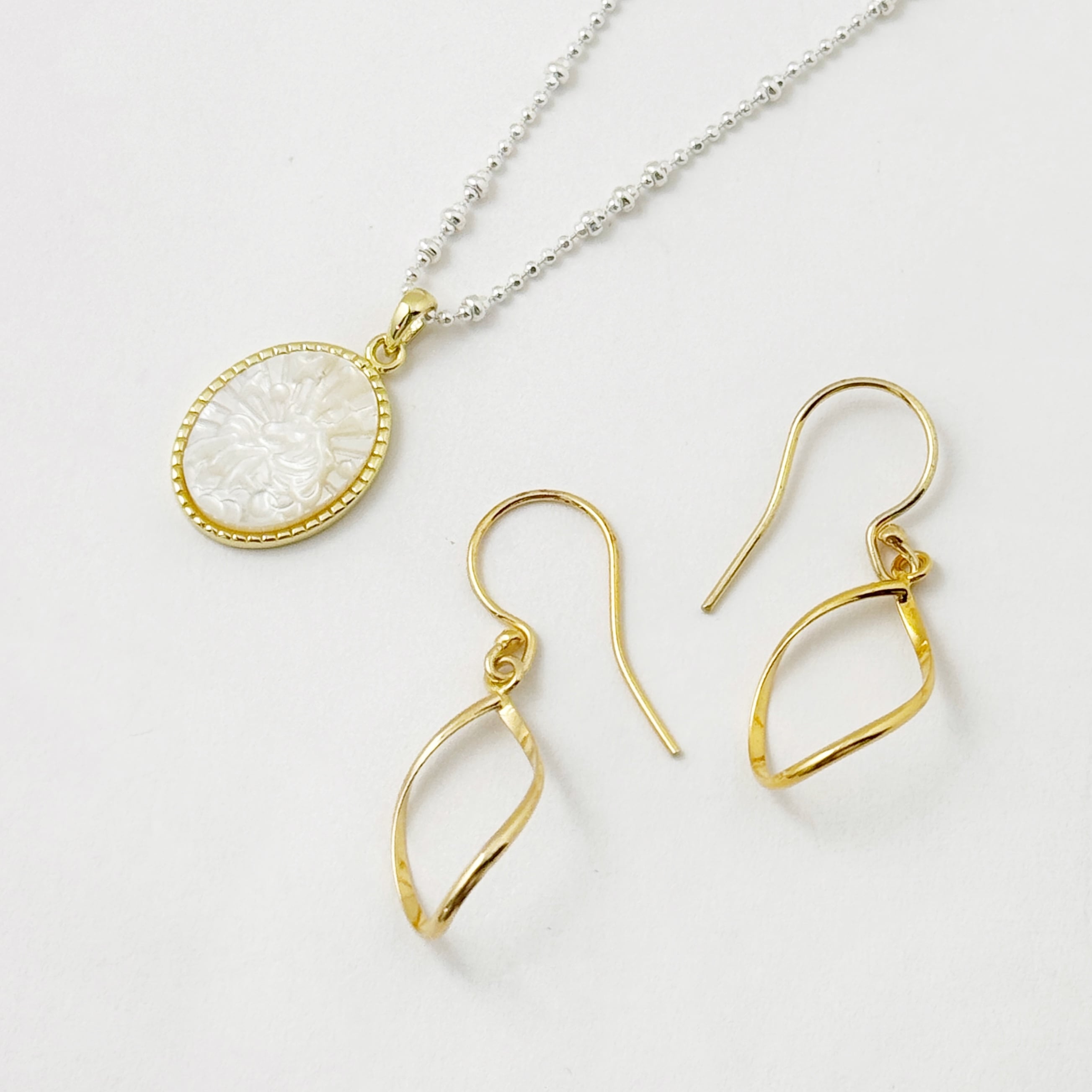 Lagoon Original Gold Coating ミニ 流線 フック ピアス | 【公式通販
