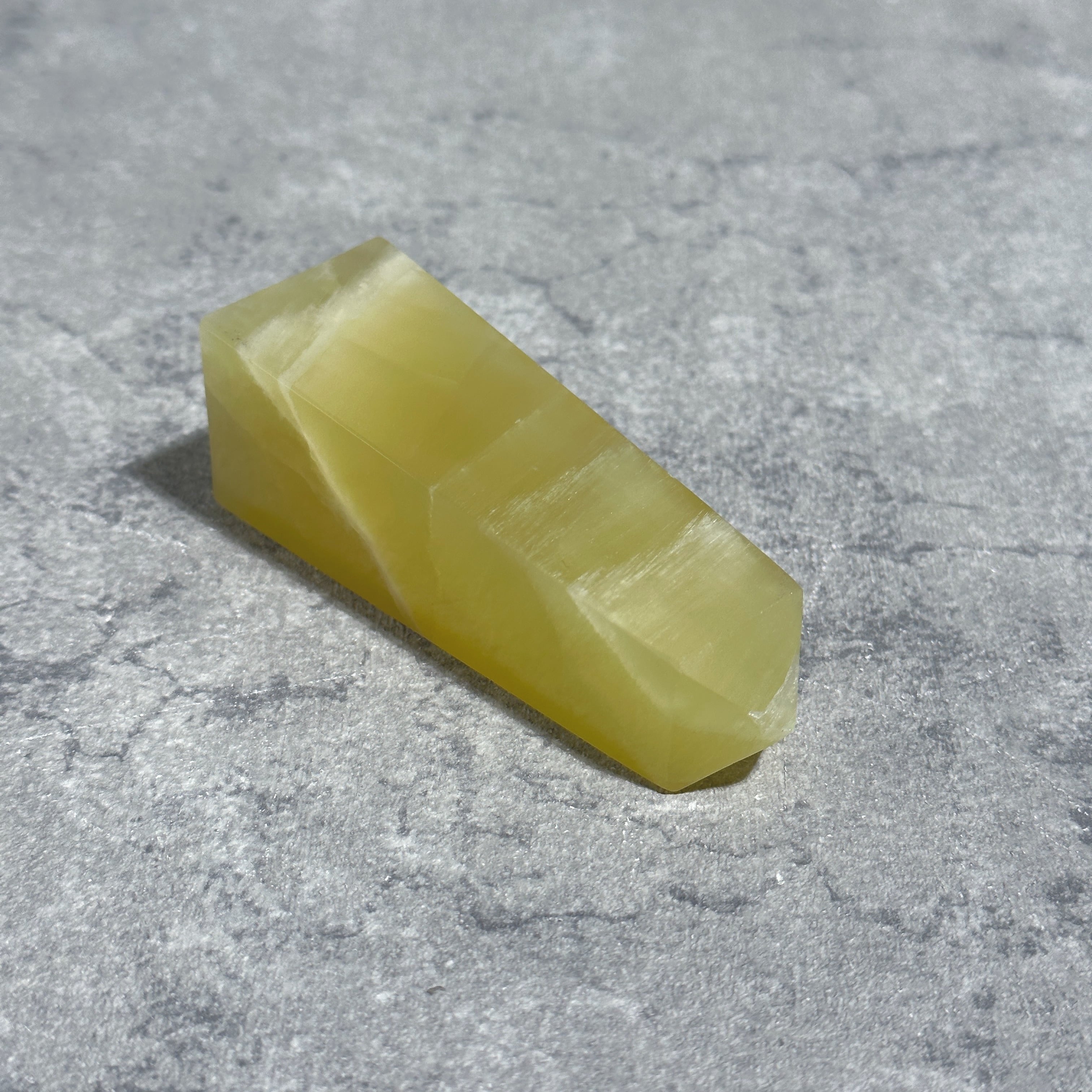 イエローカルサイト タワー型22◇Yellow Calcite◇天然石・鉱物