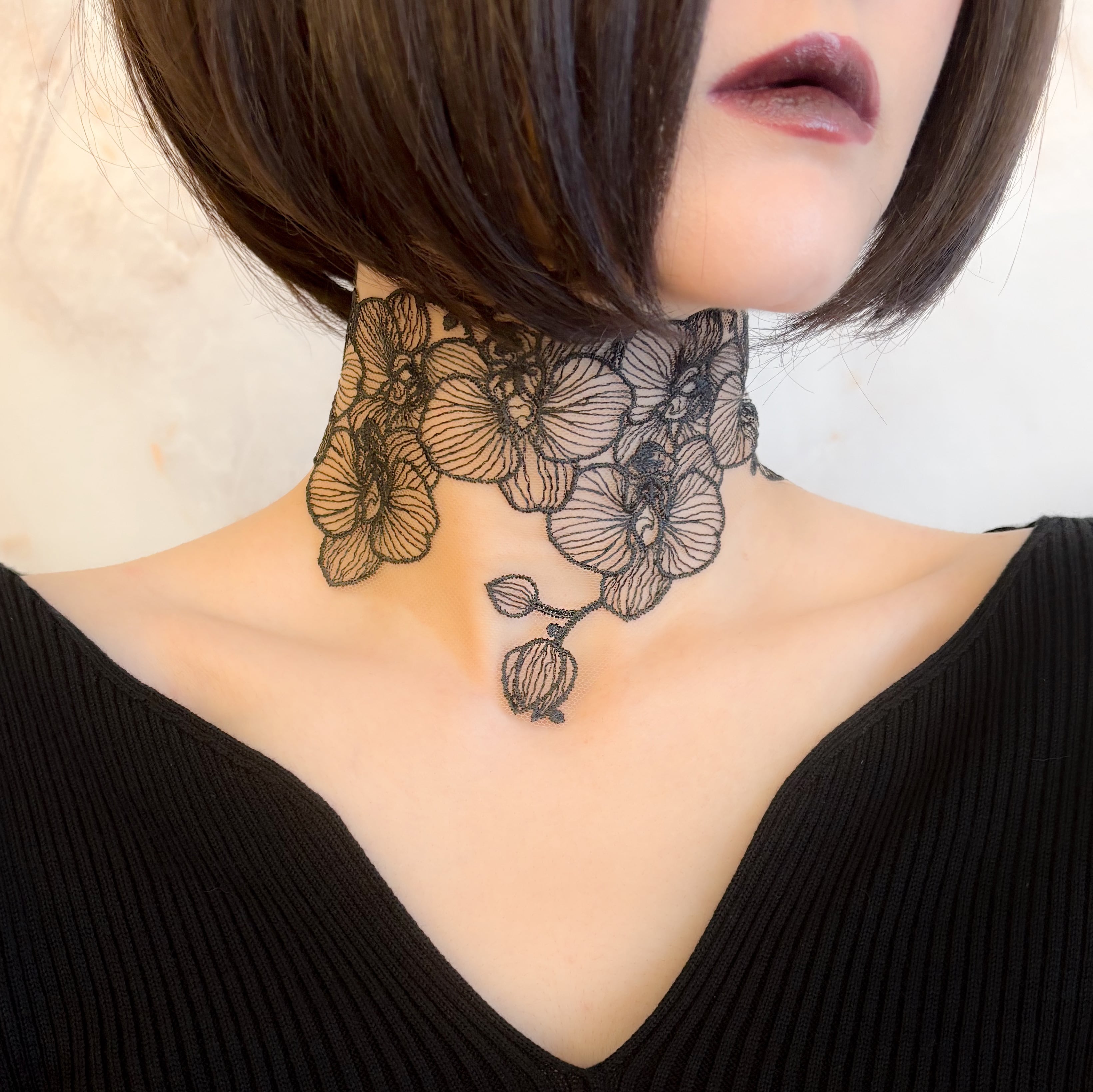 胡蝶蘭：黒タトゥーレースのチョーカー SV495 | Pay ID