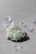 グリーンアポフィライト × ヒューランダイト 「雫の花」Green Apophyllite × Heulandite ◇ 天然石・鉱物・パワーストーン・原石 | st00384
