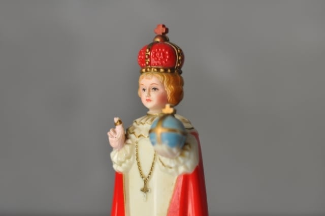 プラハの幼子イエス　プラスチック像