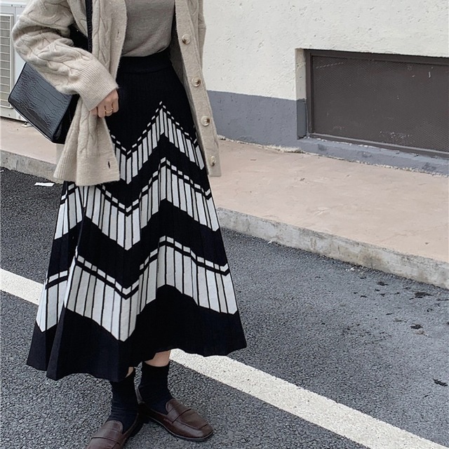 ニットスカート ミモレ丈スカート スカート ボトムス レディース 幾何学 プリーツ 秋 冬 きれいめ Ａライン ハイウエスト ミモレ丈 ロング ニット プリーツ 黒 ブラウン アプリコット リブ 無地 シンプル フレア カジュアル ウール ウエストゴム ゆったり 楽ちん 通勤 通学 学生 ＯＬ デート フリンジ 10代 20代 30代 美脚 新作 韓国 大きいサイズ db3989