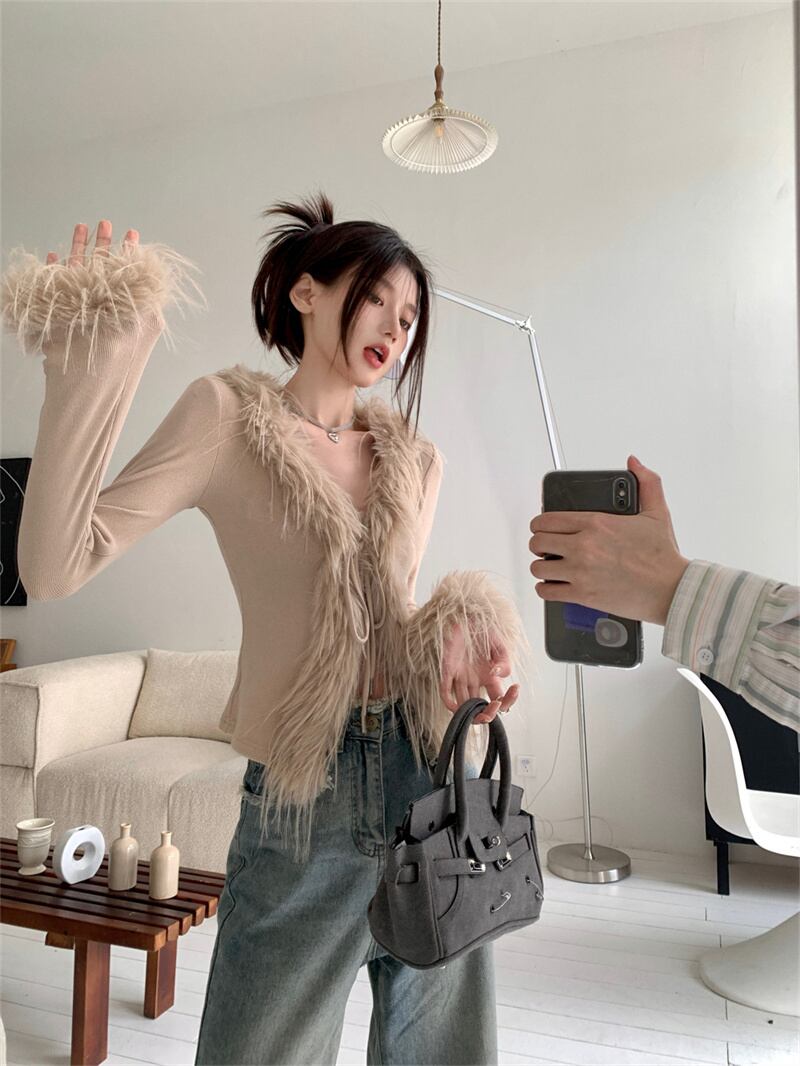 トップス】Vネックフェイクファートップス | NovemBirth