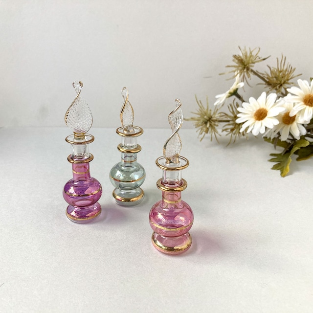 ガラスの香水瓶