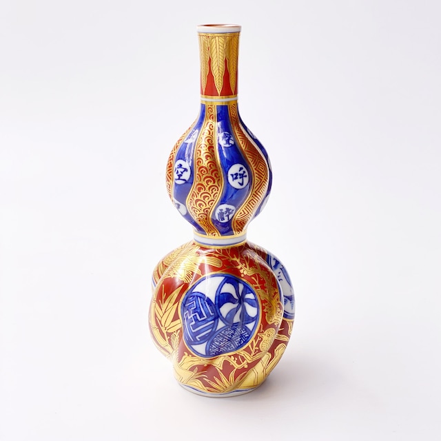 染付金欄手徳利/Sake bottle Blue and white and red and gold