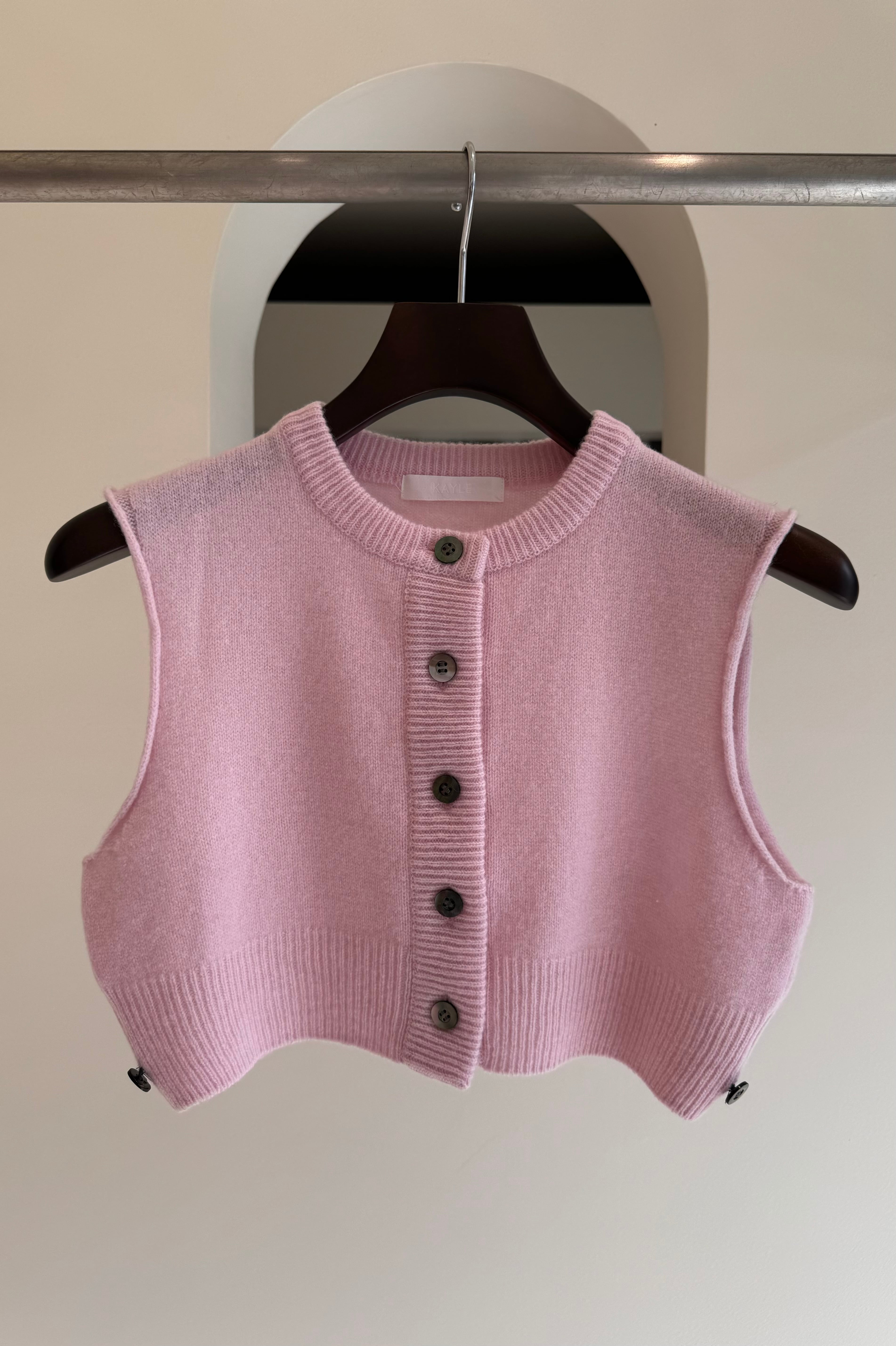 KAYLE】WOOL KNIT VEST WAIST WARMER SET | theour