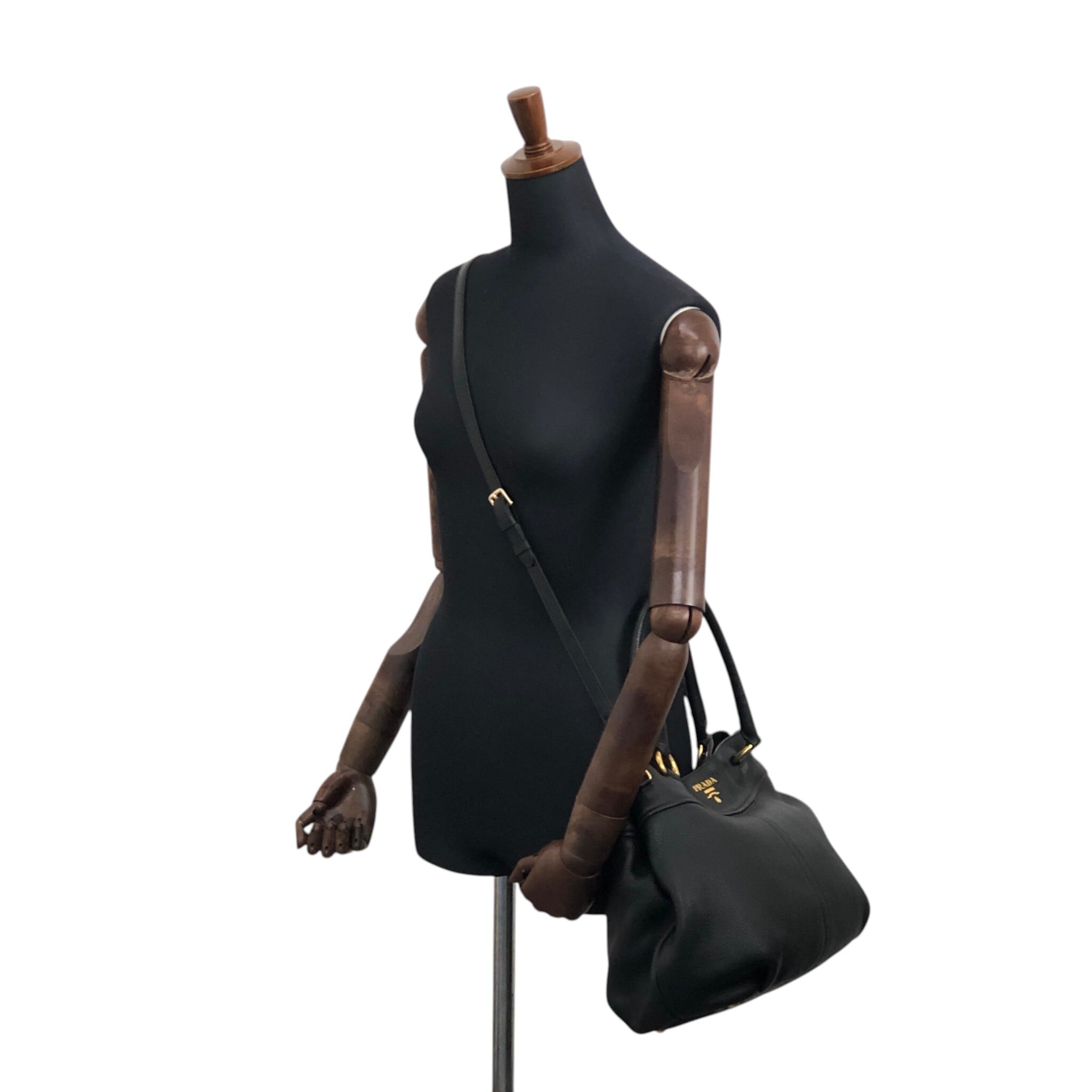 PRADA プラダ ショルダーバッグ ブラック ロゴ レザー vintage