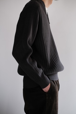 SLOPESLOW / Cotton / Paper Overdyed cross V neck sweater