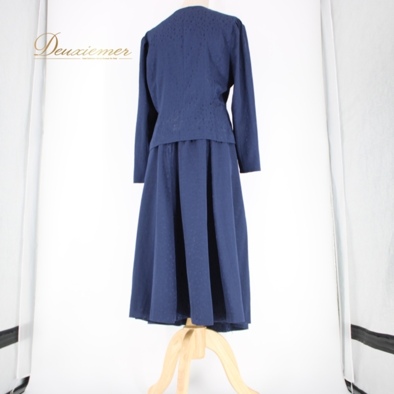 社交ダンス 衣装 スタンダード 上下セット ツーピース レッスンウェア パーティ衣装 レディース オールシーズン ネイビー系 紺 フォーマル 長袖 スカート セットアップ トップス ボタン トレンディ シンプル デザイン おしゃれ 長丈 カジュアル ポリエステル 学校 イベント 体型カバー 練習用 着心地 軽量 センス ワンピース 大人 女性用 フィット感