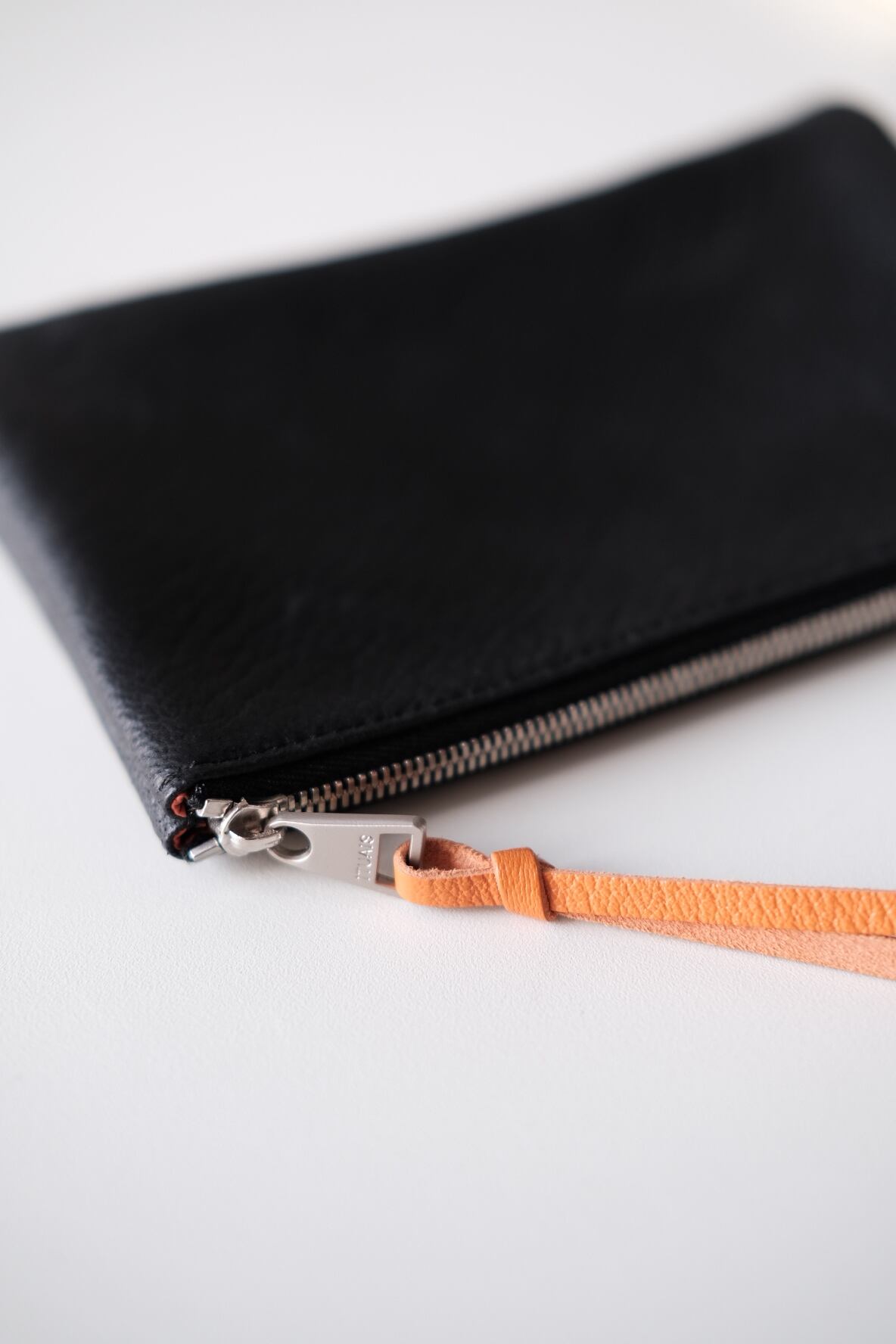 ITUAIS＜イトゥアイス＞Qualquer coisa pouch | Inhigh