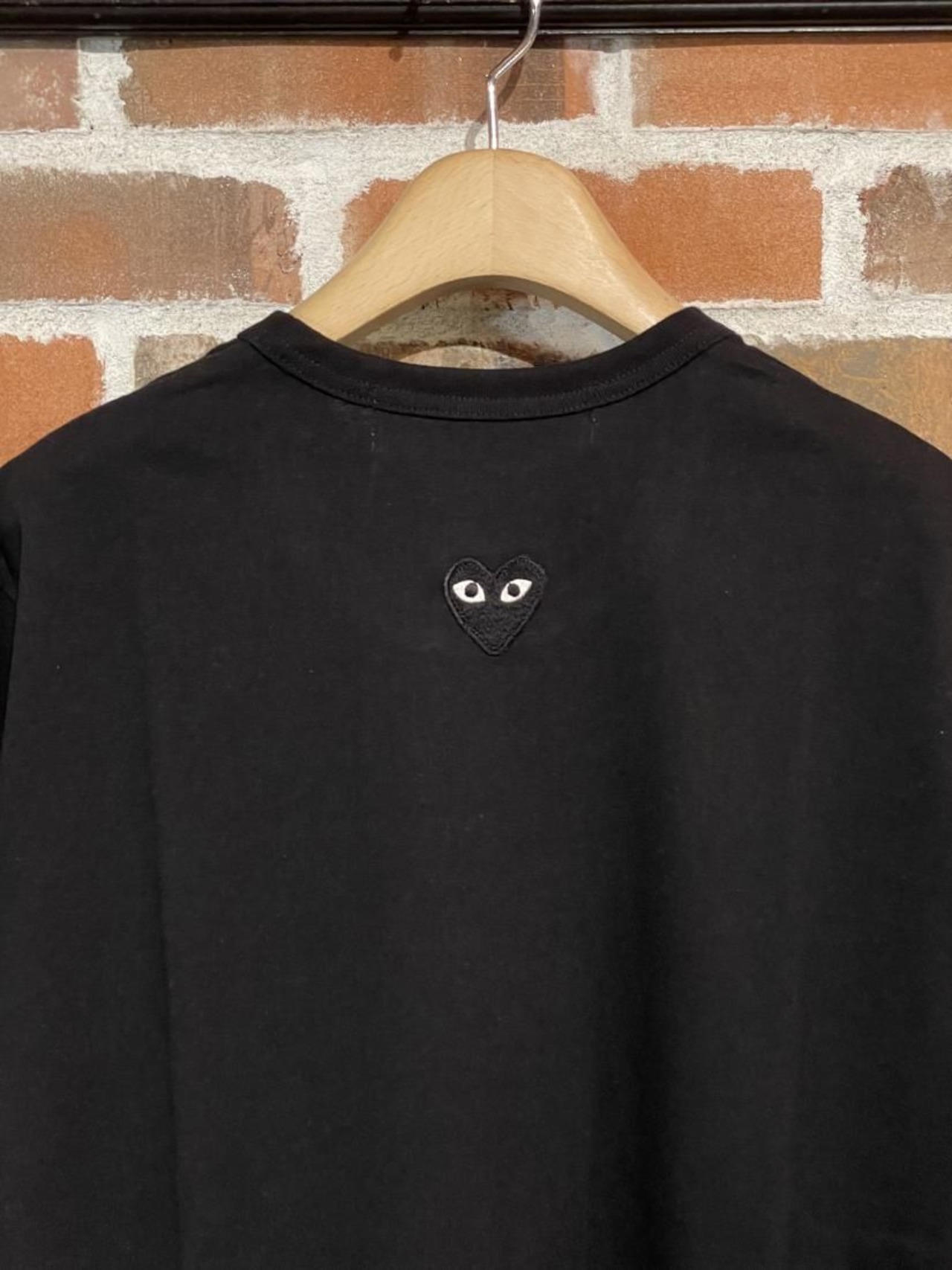 【PLAY COMME des GARCONS】T341 バック黒エンブレムTEE