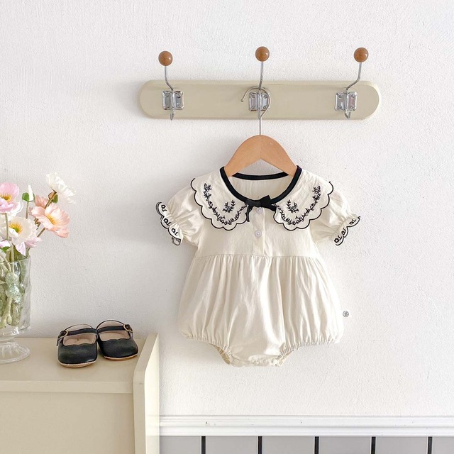 【BABY】エイミー刺繍襟リボン半袖パフスリーブロンパース - 7