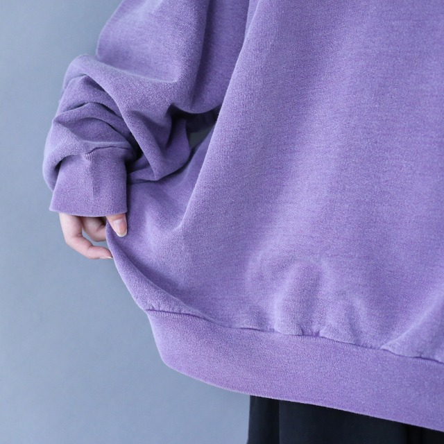 "刺繍×狼" box printed over silhouette sweat