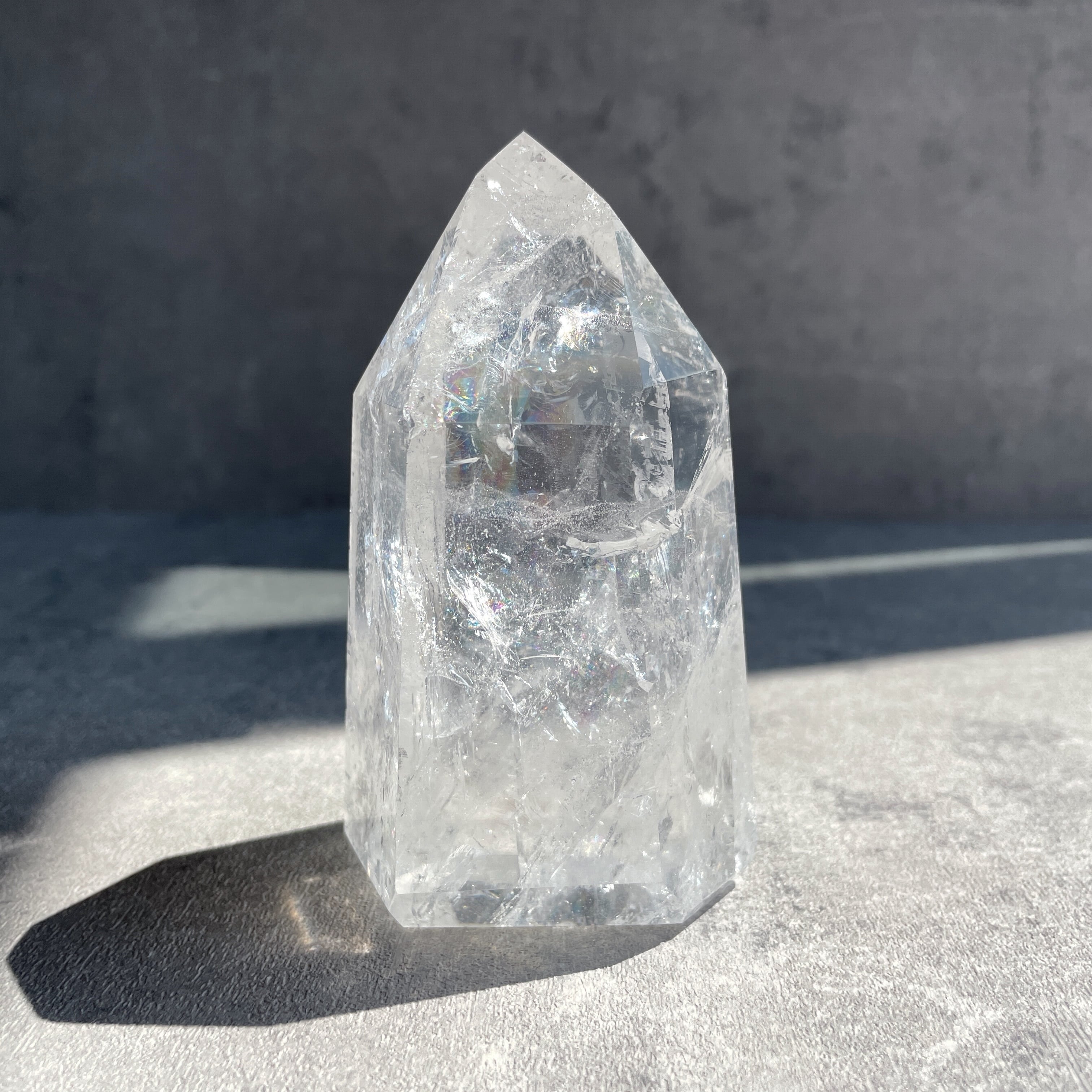 ブラジル・ミナスジェライス産 クリアクォーツ 水晶 タワー 高品質 虹入り