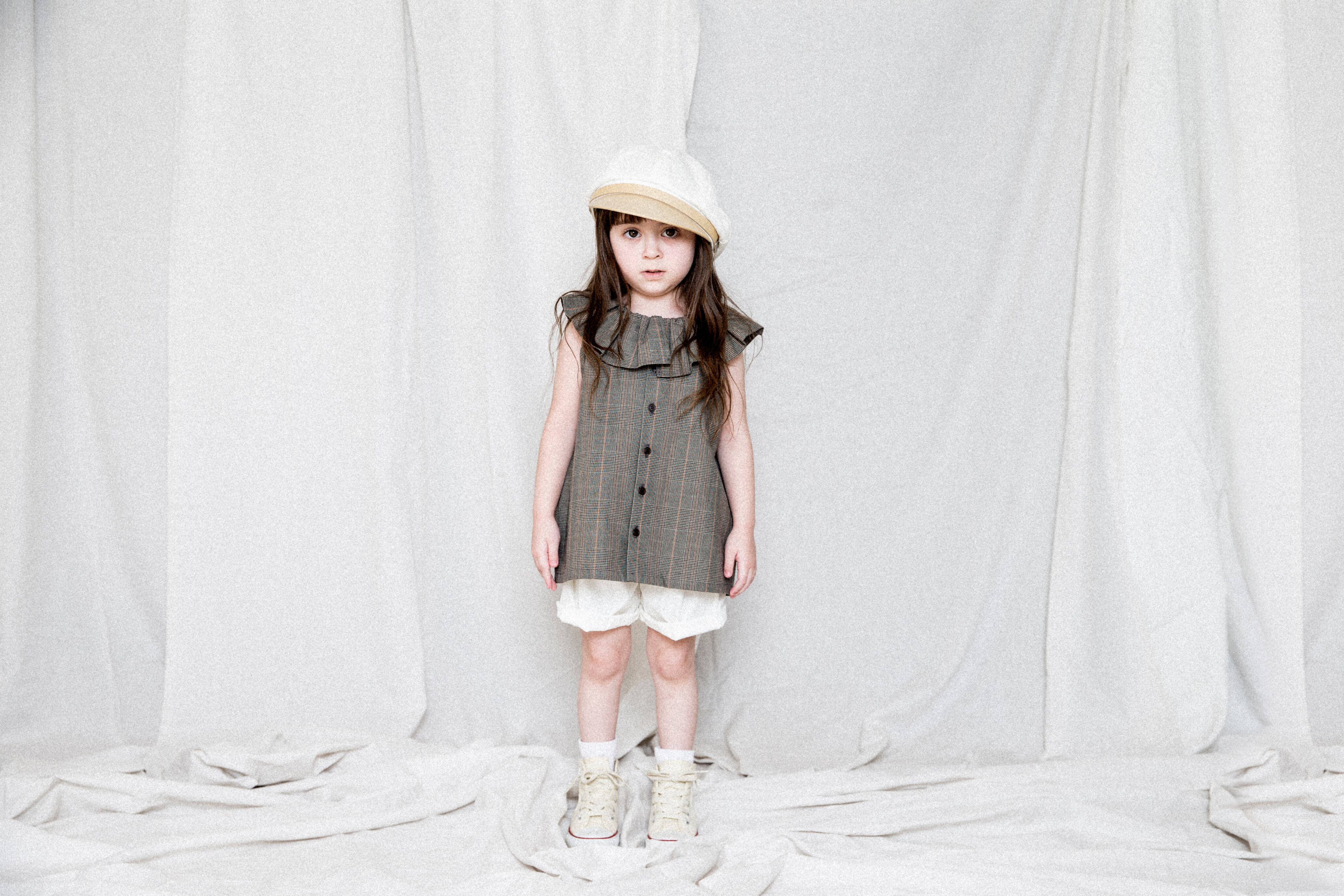 Frill collar no sleeve shirts | PAY ID