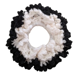 LARVA Specimen No.002 | ROSA LIMEN scrunchies「Oyster」