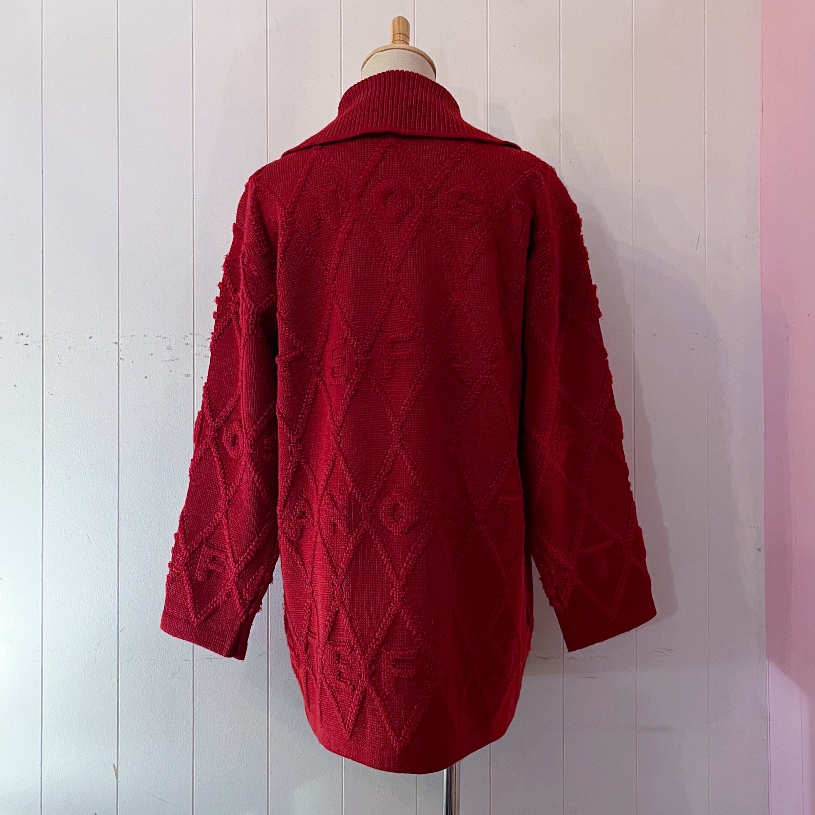 red diamond pattern double button knit