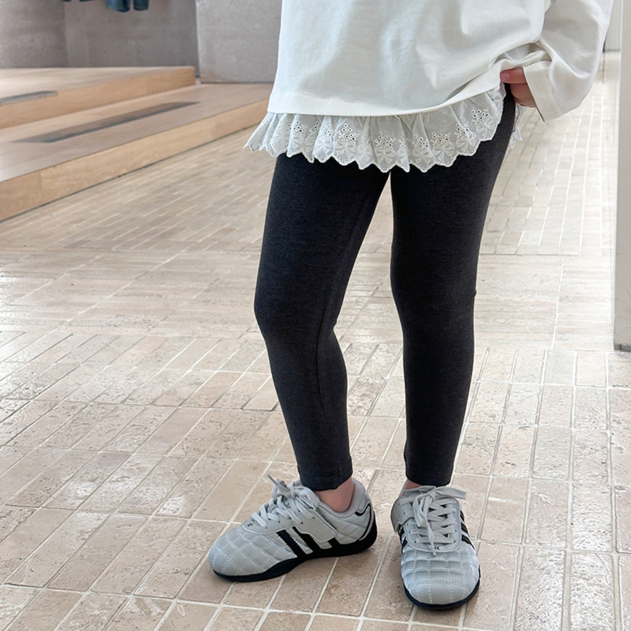 秋高密度編みウール混レギンス