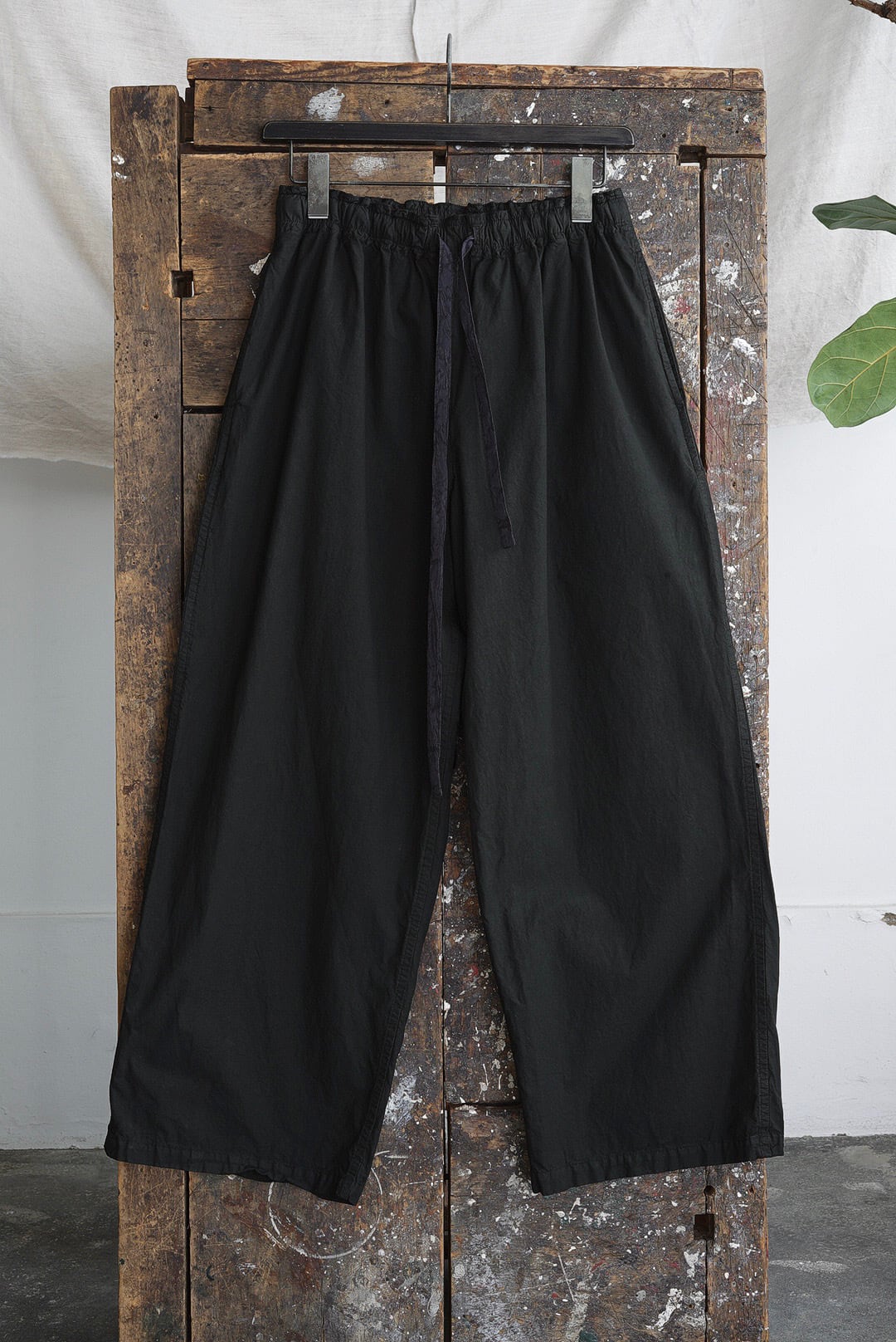 CHEZ VIDALENC - PANTS COULISSE DROIT L102 / KHAKI ON BLACK | Brownie