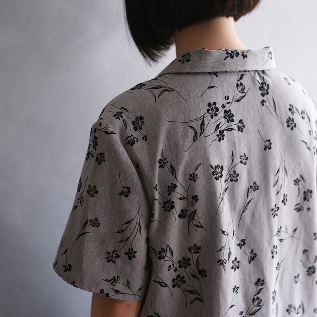 monotone flower art full pattern h/s shirt