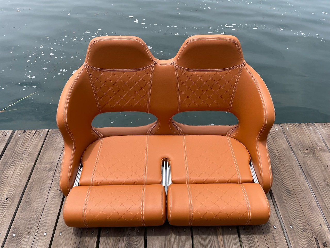 システムマリンレザーダブルシート Orca(白黒)色