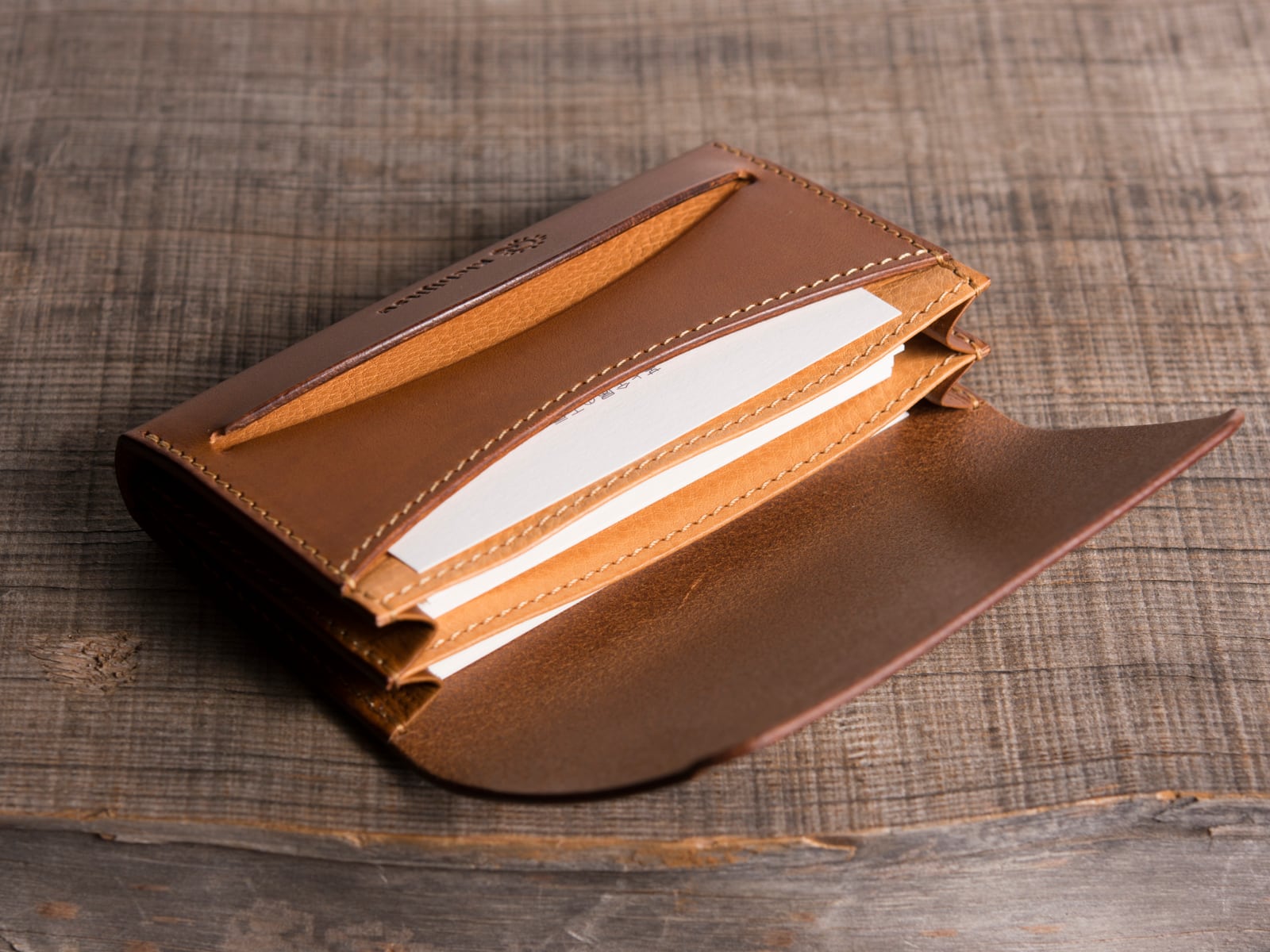 イタリアンレザーの名刺入れ 就職祝いにも | キチジツ