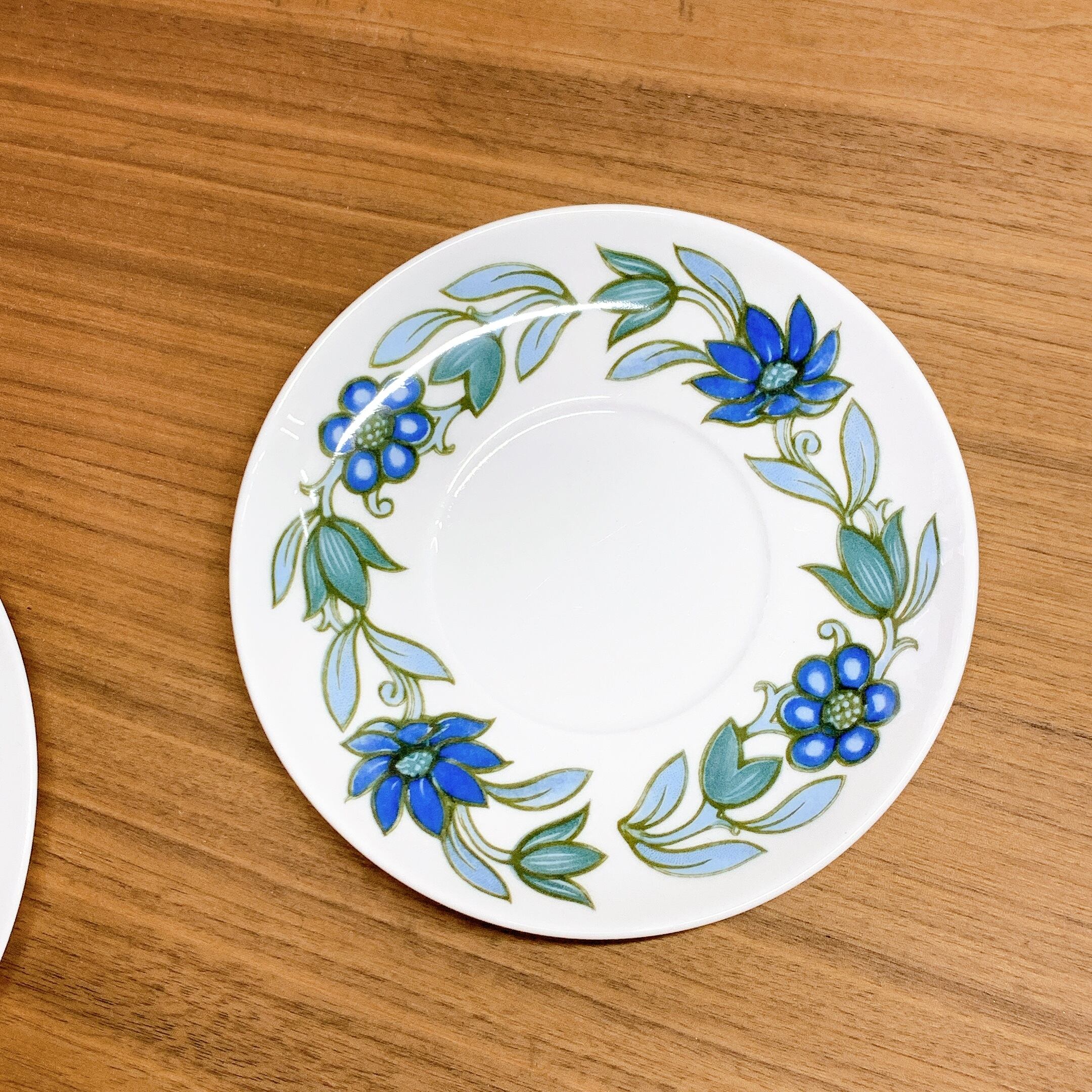 スージークーパー アートヌーボーブループレート 4枚