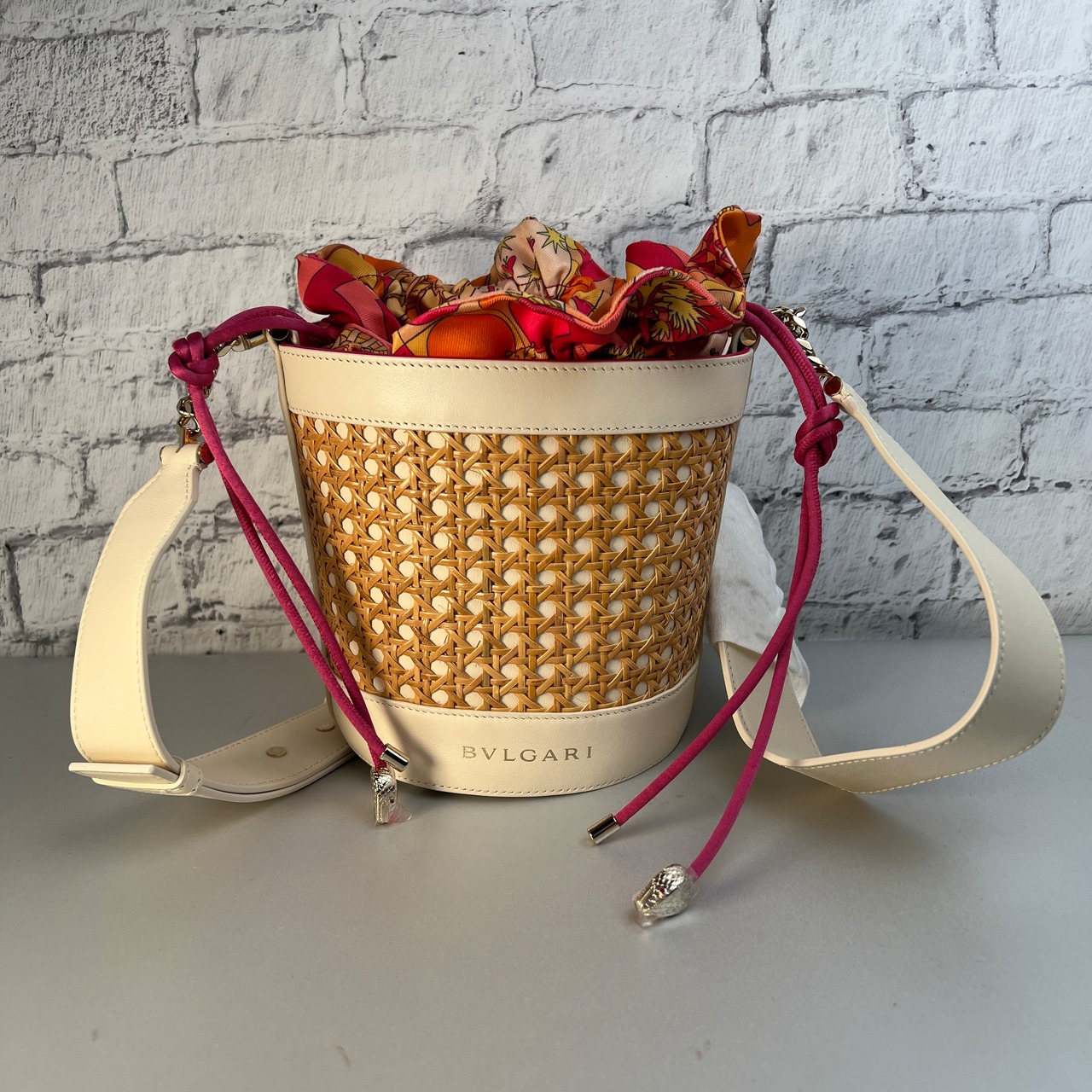 BVLGARI ブルガリ ショルダーバッグ ホワイト A-9294