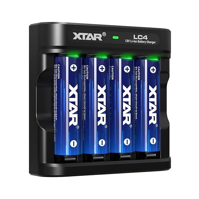 【在庫処分】XTAR VX4電池充電器 単三·単四 1.5Vリチウム電池/1.2 新品 XTAR VX4電池充電器 単三・単四 1.5Vリチウム電池/1.2Vニッケル