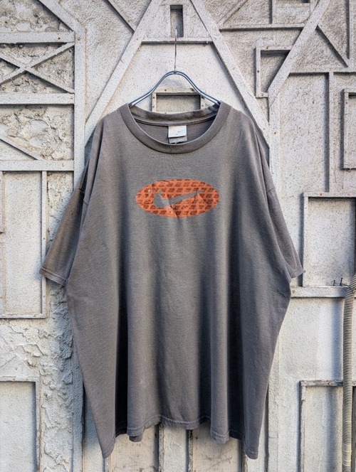 "NIKE" logo print tee