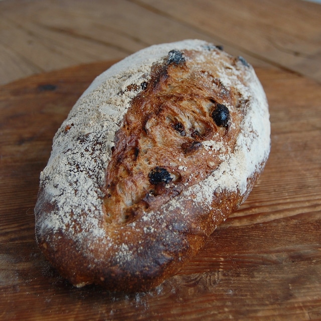 カンパーニュノワレザン Pain de campagne noix raisins