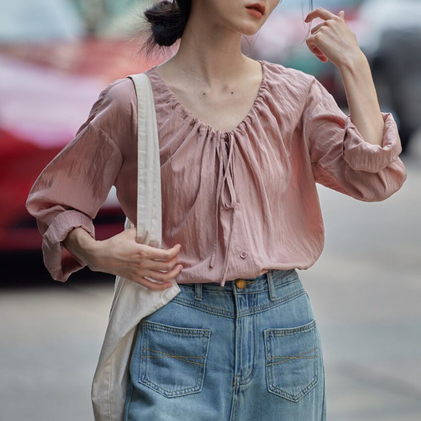 gathered neck ribbon blouse　J00510