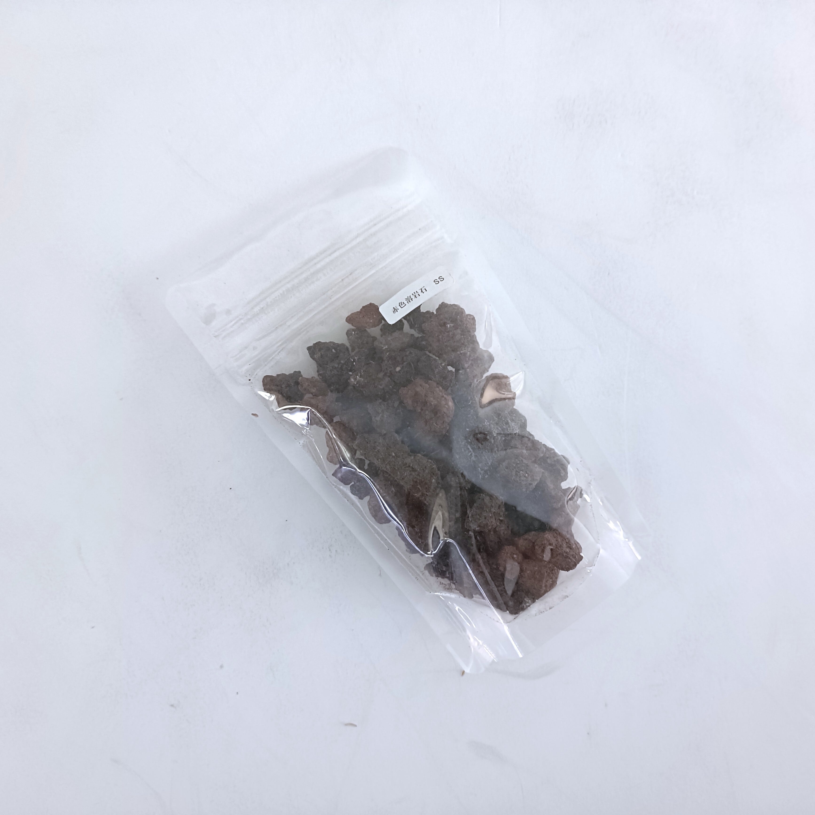 赤色溶岩石 SSサイズ（1〜2㎝）100g【レイアウト用】 | 苔テラリウム