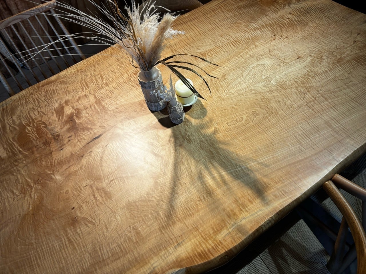Premium】白栃（トチ）_2120×930-1120-1040×48_青山店_テーブル天板/一