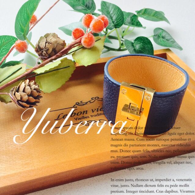 ワイドレザー バングル/ネイビー | YUBERRA