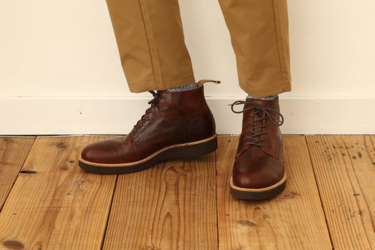 PLAIN TOE CHUKKA (WEDGE SOLE)