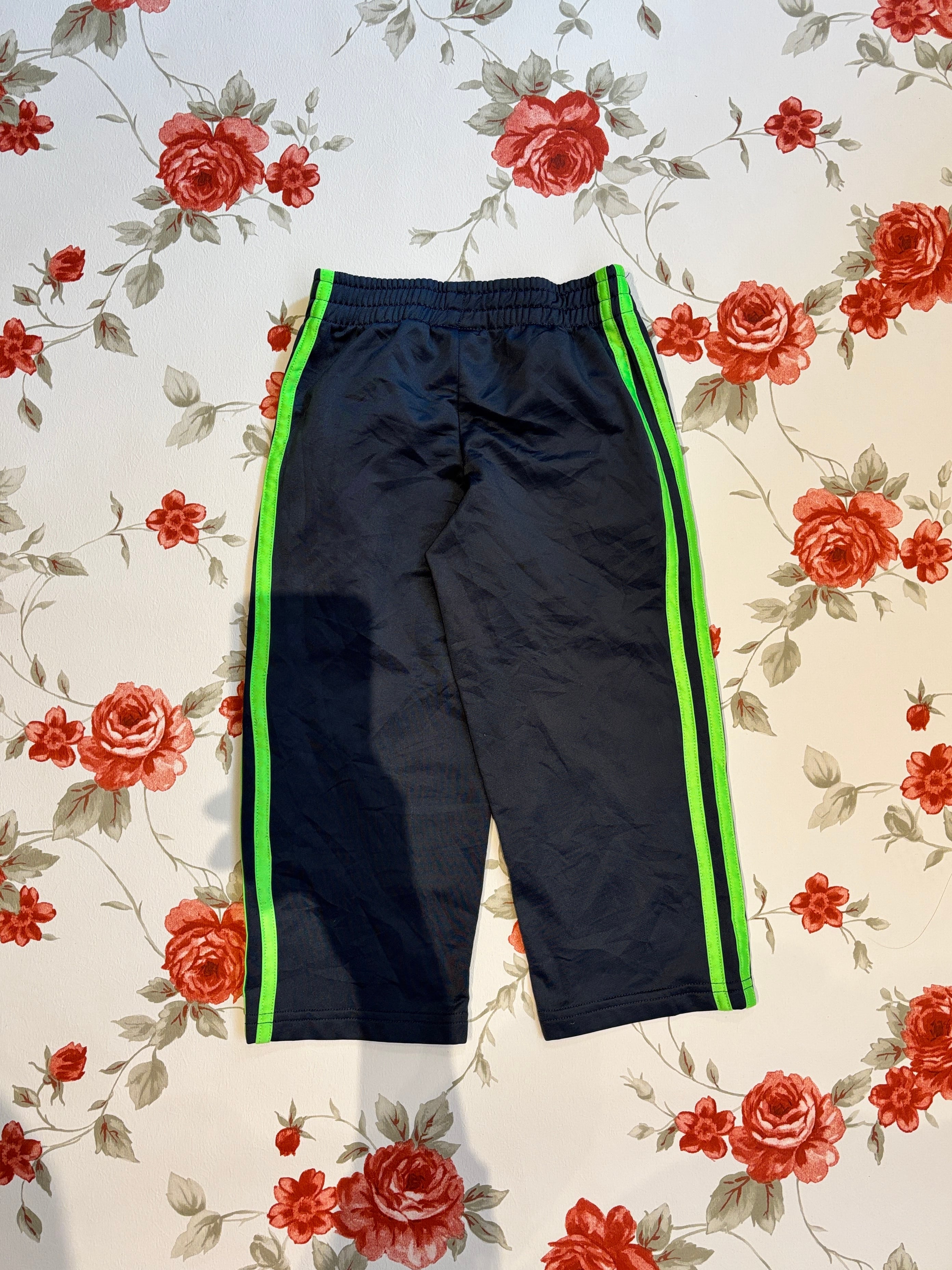 【kids vintage】 adidas truck pants. about5-6y