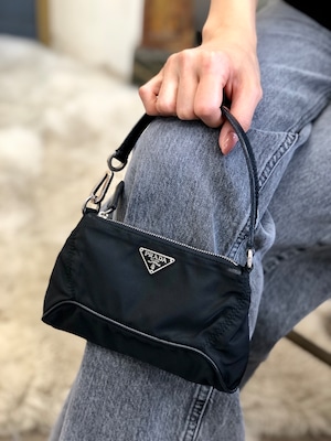 PRADA プラダ　トライアングルロゴ　ナイロン×サフィアーノレザー　ミニバッグ　ハンドバッグ　ブラック　vintage　ヴィンテージ　オールド　v35kab