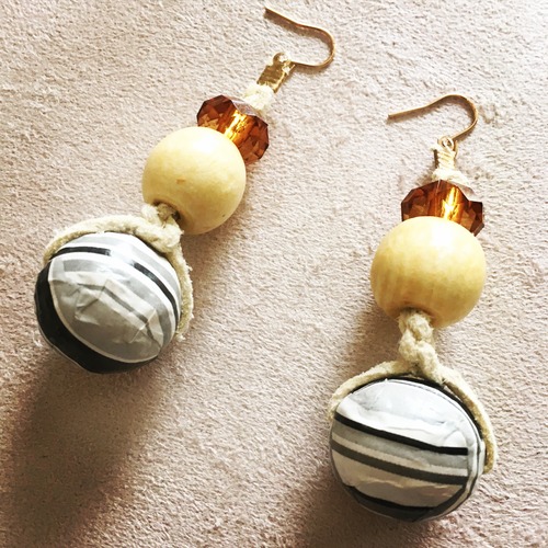 【1点モノ】ウッド×ペーパーボールのクラフトピアス