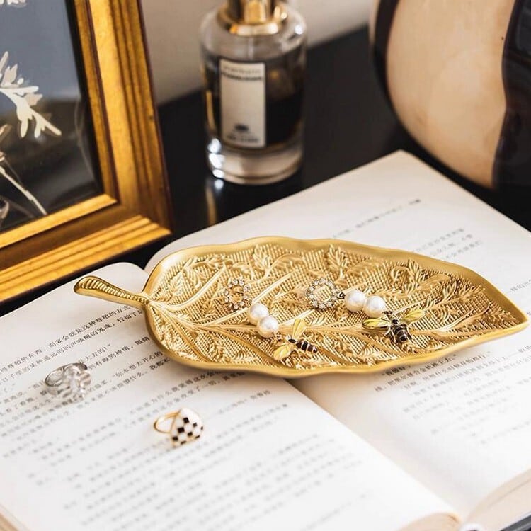 Desktop living room decorative storage tray【m1078】リーフデザインアンティークプレート